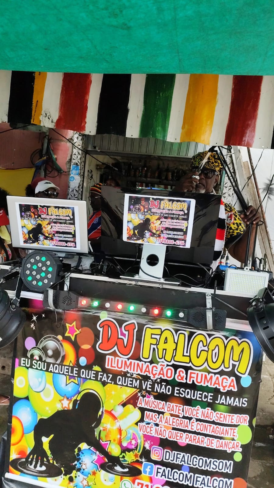 TODO DOMNGÃO É FESTA DO REGGAE NA FEIRA DE SÃO JOAQUIM  DE SALVADOR  & TODO DOMINGO NA MAIOR FEIRA ABERTA DA AMÉRICA LATINA : CALÇADA NA FEIRA  SÃO JOAQUIM. NA ARENA DO REAGGAE  CABANA DO JOÃO COM  DJ FALCON SOM.  A PARTIR DAS 10  hs. TODO DOMINGO TEM REGGAE NO FINAL DA  FEIRA. DÁ PARA VER ATÉ O FERRY BOOT E A ILHA DE ITAPARICA.CALÇADA  SALVADOR BAHIA BRASIL