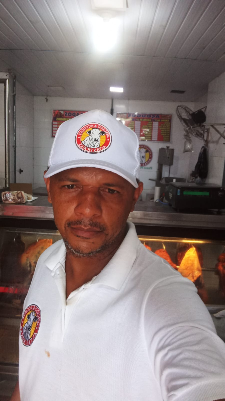 CANTOR PIRREL BORGES  MÚSICA  AUTORAL To duro tô duro tô liso sem dinheiro mais eu vou curtir o piseiro  Tel.71991285020 pirrel Borges. MÚSICA AUTORAL