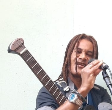 JOÃO GUETTO CANTOR DE SERESTAS, MPB, SAMBA  E TODOS OS  RÍTMOS CONTATOS PARA SHOWS  +55 7198762-0115 https://www.facebook.com/joao.guetto  CANTOR DE SALVADOR / BAHIA