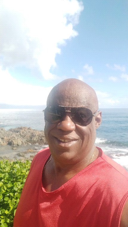 PAULO CEZAR SAMBISTA, COMPOSITOR  E POETA DE SALVADOR  BAHIA EVENTOS. CONTATO : +55 7198775-9322