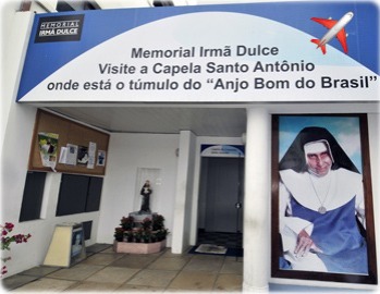 IRMÃ DULCE DOS POBRES  PARTICIPEM E COMPARTILHEM.   https://www.irmadulce.org.br/home.  VAMOS AJUDAR AS OBRAS  ASSISTÊNCIAIS : DOAÇÕES SÃO IMPORTANTES :  :Para ajudar as OSID, é possível fazer doações a partir de R$ 10,00  pelo site www.1milhaodeamigossantadulce.org.br ou por meio do PIX, com a chave amigos@irmadulce.org.br.  https://pt.wikipedia.org/wiki/Obras_Sociais_Irm%C3%A3_Dulce